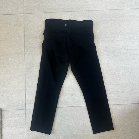 LULULEMON 3/4 LEGGINGS - Picture 1 of 2